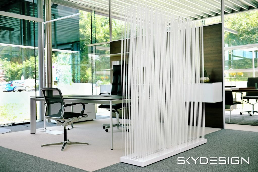 Weißer Skydesign Raumteiler für Büro Einrichtung - Büro Trenndwände Büro Trennwandsystem
